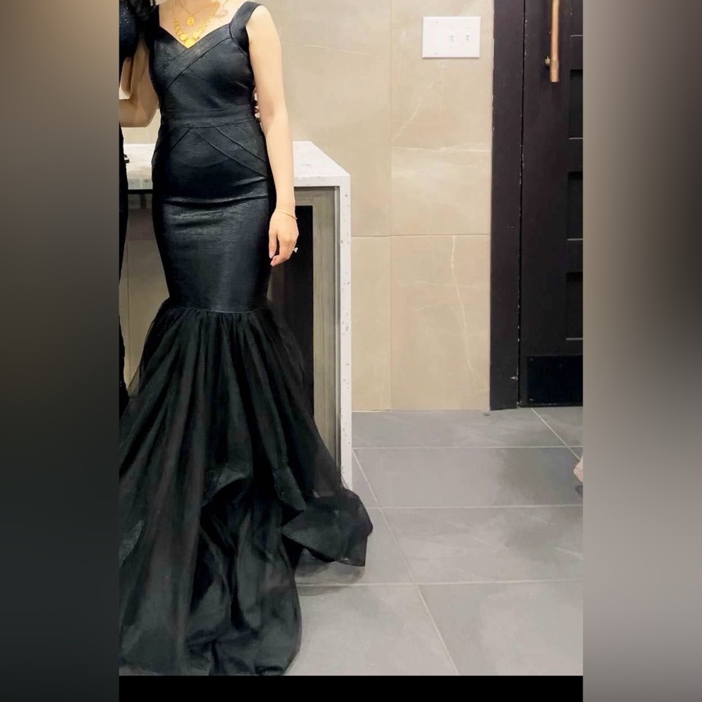 Elegant Black Mermaid Dress - Picture 5 of 5